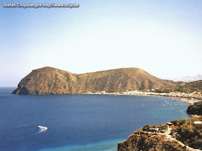 Lipari - Canneto Lipari, the biggest volcanic island of the Aeolian Islands. By mountain bikes we explored this wonderful island. Stefan Cruysberghs